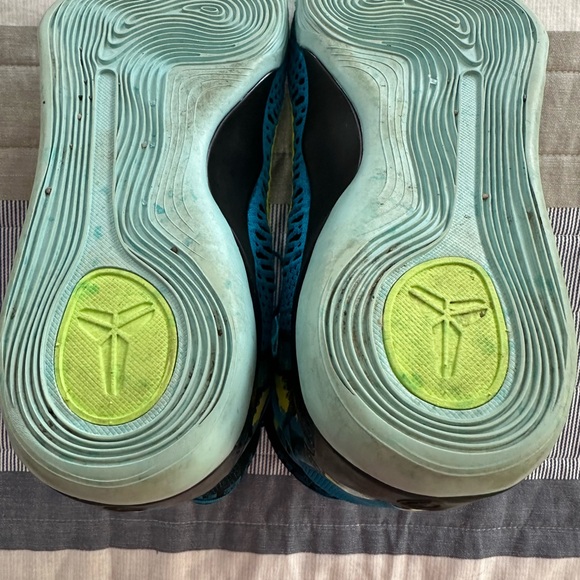 Men’s Nike Kobe Elites Perspective - Picture 6 of 6